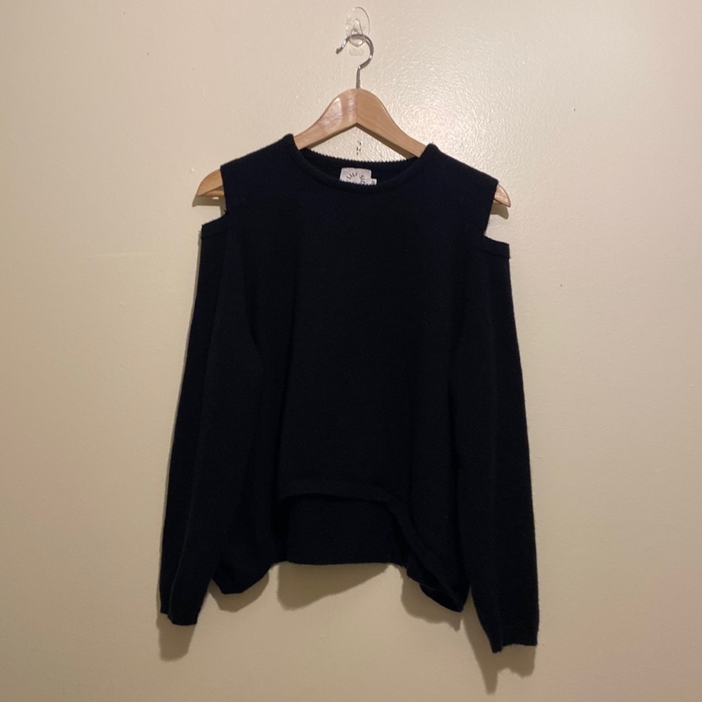 LILI SIDONIO BLACK CREW NECK SWEATER. Size L
